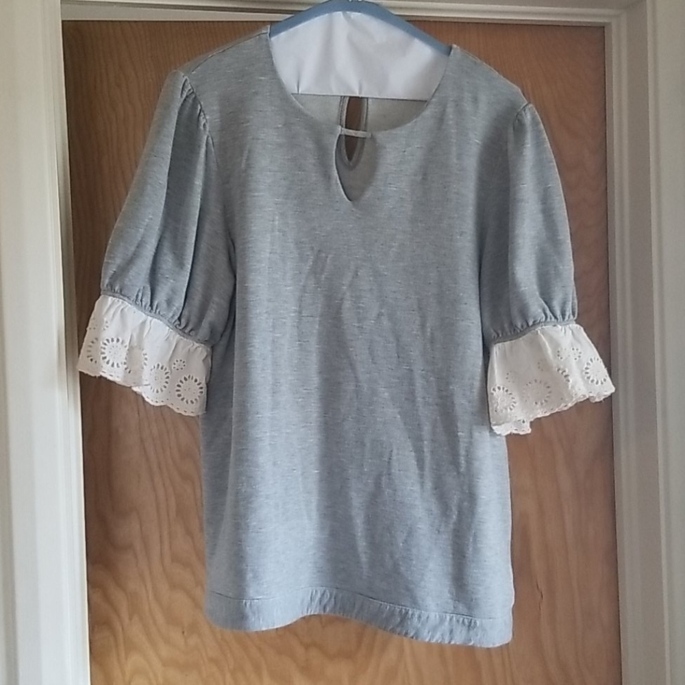 A Heather Grey Lacey Sleeve Tee